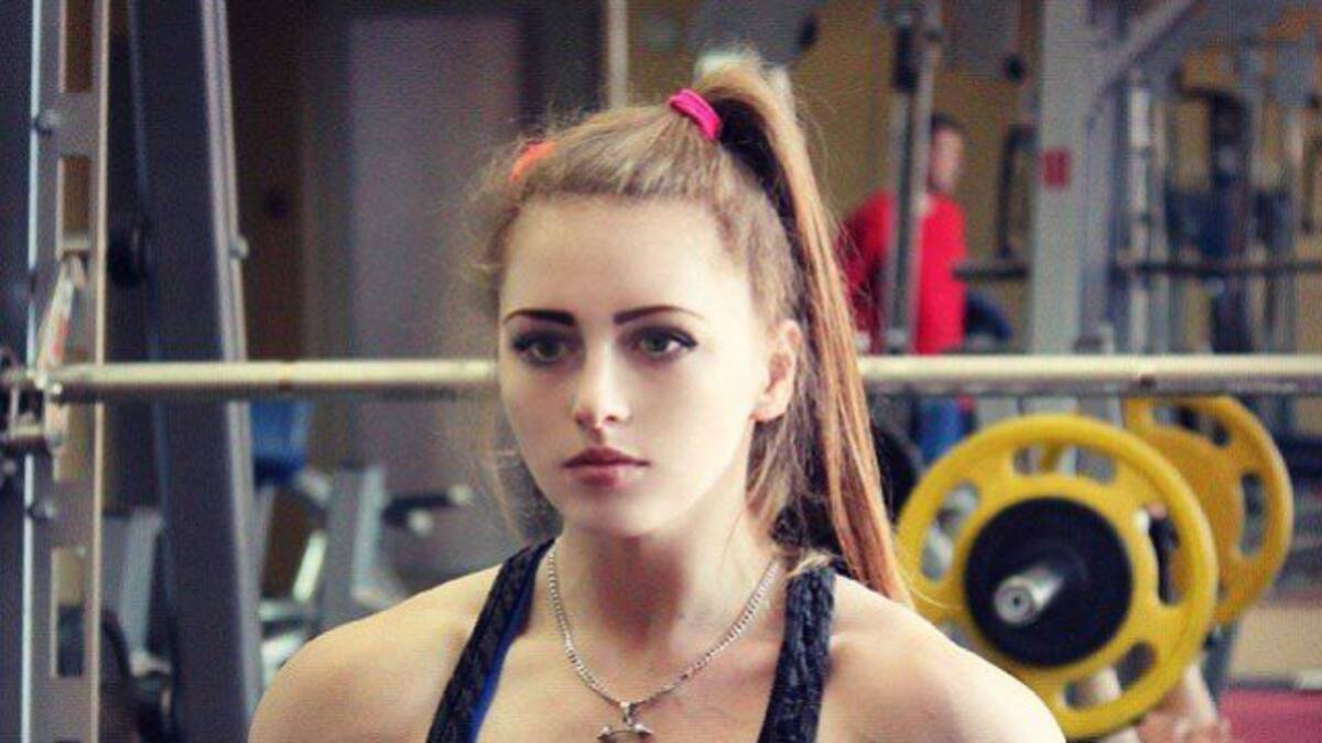 Esta chica tiene cara de ángel pero su figura te va a sorprender