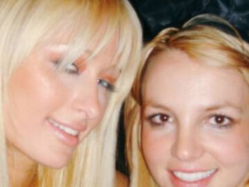 Paris Hilton demuestra que inventó la selfie con ayuda de Britney Spears