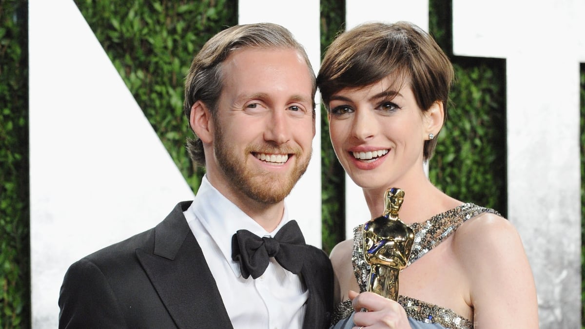 Adam Shulman y Anne Hathaway en la fiesta luego de los Oscars 2023, cuando ella ganó Mejor Actriz. Créditos: Getty Images