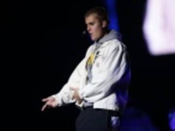 Justin Bieber "adorna" su lujoso auto con esta imagen religiosa