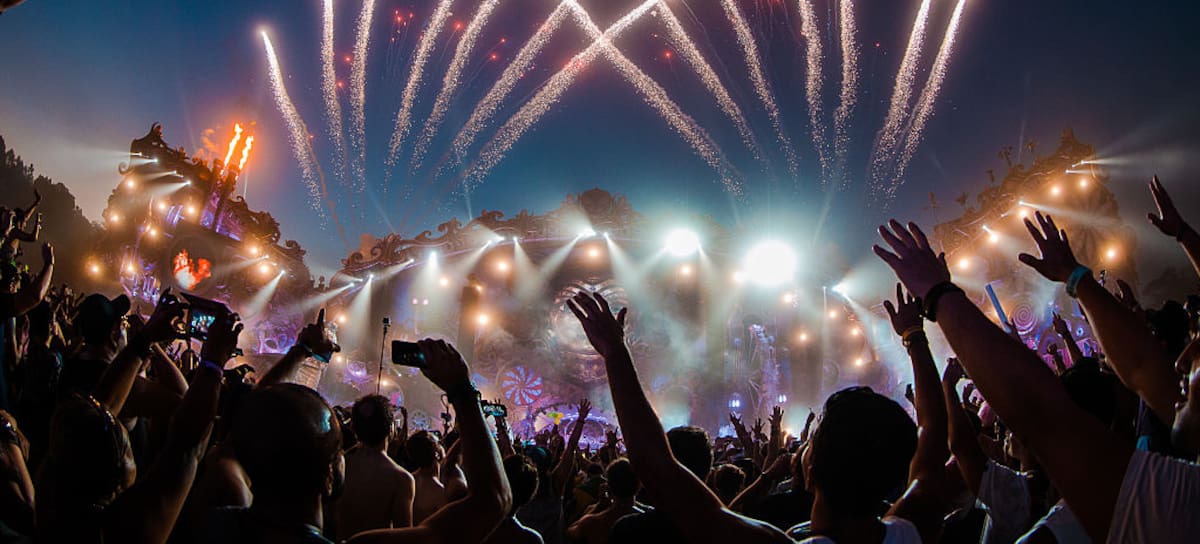 SAO PAULO, BRAZIL - APRIL 23: A general view of atmosphere with fireworks during the third day of the Tomorrowland music festival at Parque Maeda Itu on April 23, 2016 in Sao Paulo, Brazil. (Photo by Mauricio Santana/Getty Images)