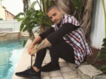MALUMA ES CRUCIFICADO EN REDES POR ESTA FOTO