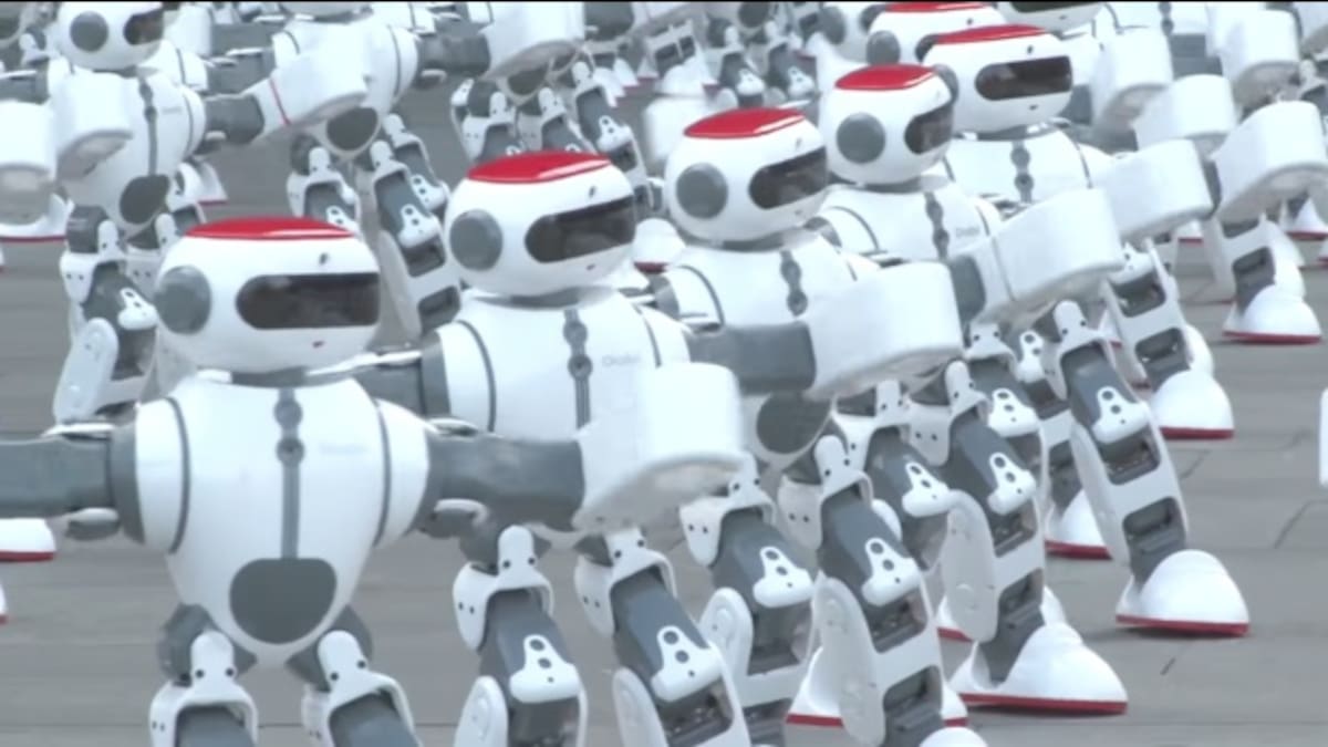 Más de 1000 robots bailarines rompen el récord Guiness en China