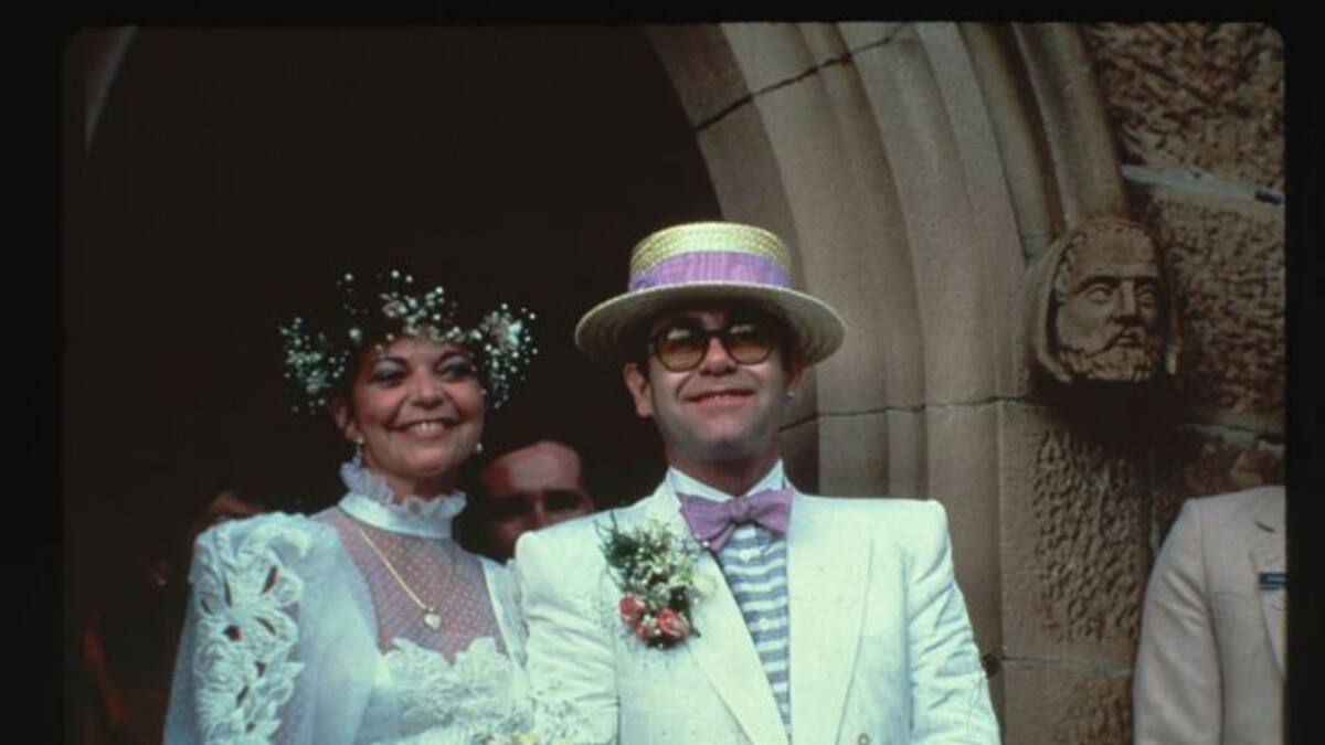 Elton John es demandado por su exesposa