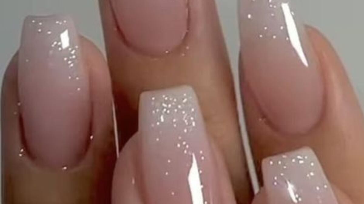 Uñas efecto &#039;helado&#039; | Créditos: Pinterest