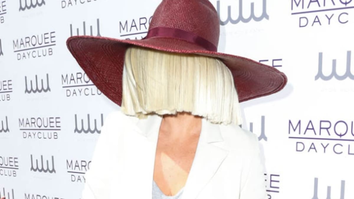 Las fuertes criticas que recibe Sia por parte de sus seguidores invaden las redes sociales