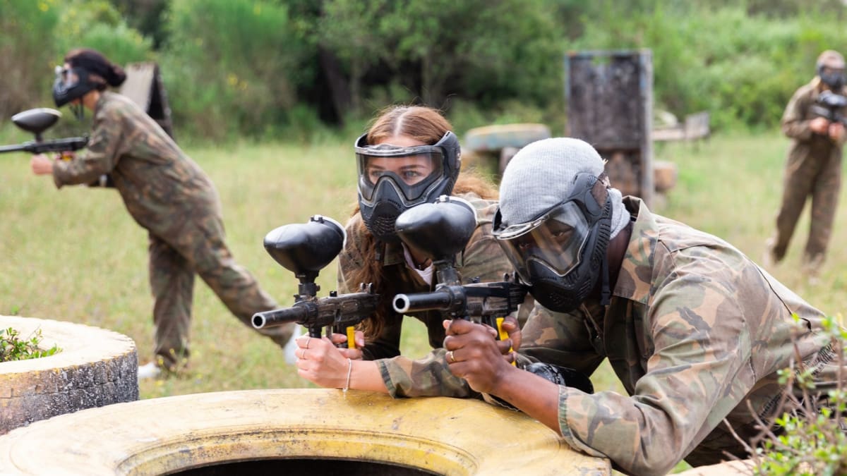 ¿Cuánto cuesta jugar paintball en Medellín? Tarifas y qué incluyen + costos adicionales