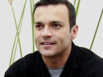 Juan Diego Alvira se estrena como papá y lo presume en redes