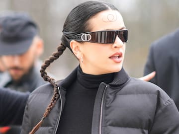 Rosalía preocupa a sus fans luego de subir una foto junto a un cuchillo: "¿Algún truco...?"