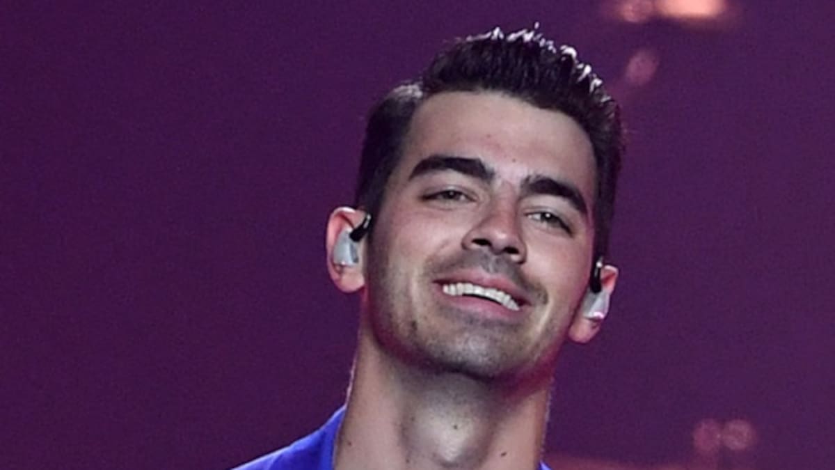 Fanáticos celebran el cumpleaños de Joe Jonas