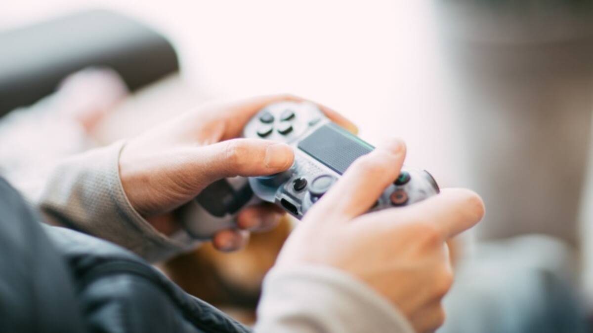 Con 90 años: ella es la youtuber y gamer más vieja del mundo