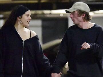 ¡Qué vivan los novios! Filtran foto de Rosalía besando a Jeremy Allen y así confirma su relación