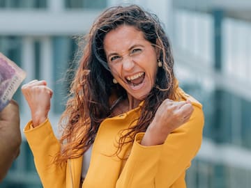 Cinco signos del horóscopo chino que podrían ser millonarios en el año de la serpiente de madera 2025