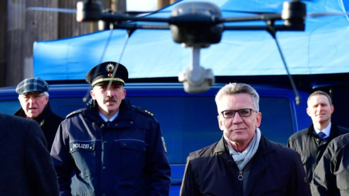 Una nueva carcasa para smartphones que se transforma en dron