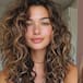 ¿Cómo hacer el cabello 'efecto mojado' en tendencia? Hágalo en casa con estos 3 productos