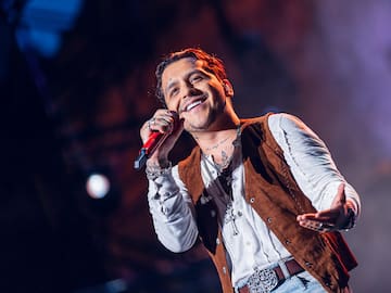 Christian Nodal dio a conocer quién es su amor platónico; se parece mucho a Cazzu
