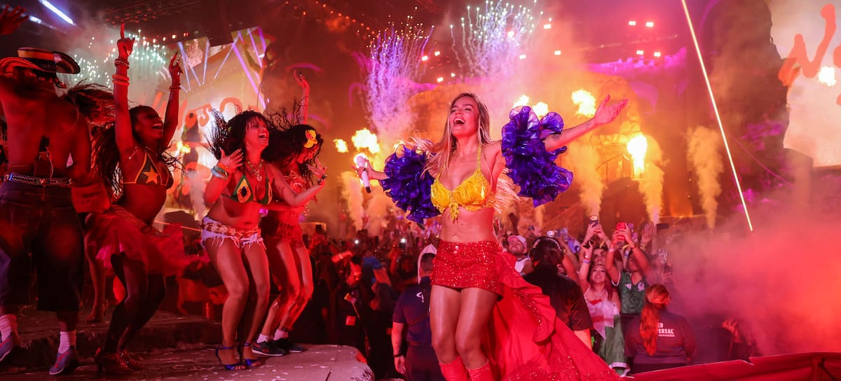Karol G actúa en el escenario principal durante el Coachella Valley Music and Arts Festival 2026 en el Empire Polo Club el 19 de abril de 2026 en Indio, California. Kevin Mazur/Getty Images para Coachella