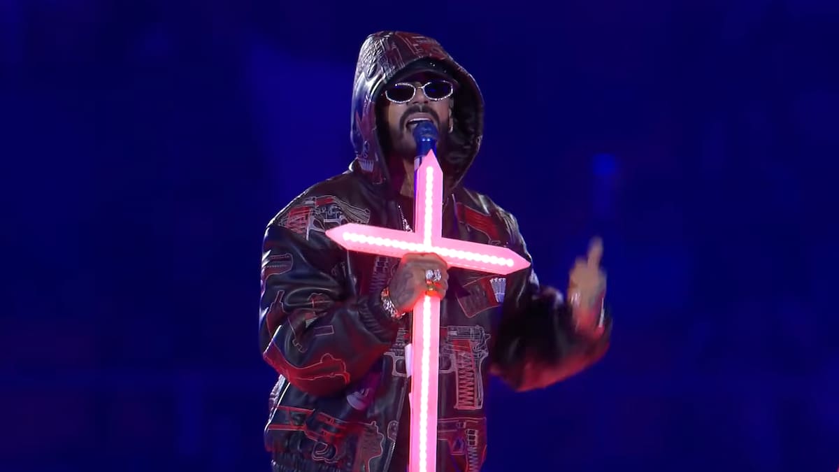 ¿Nueva pulla a Karol G? Anuel AA cambia letra de famosa canción durante concierto: "Tú no eres ..."