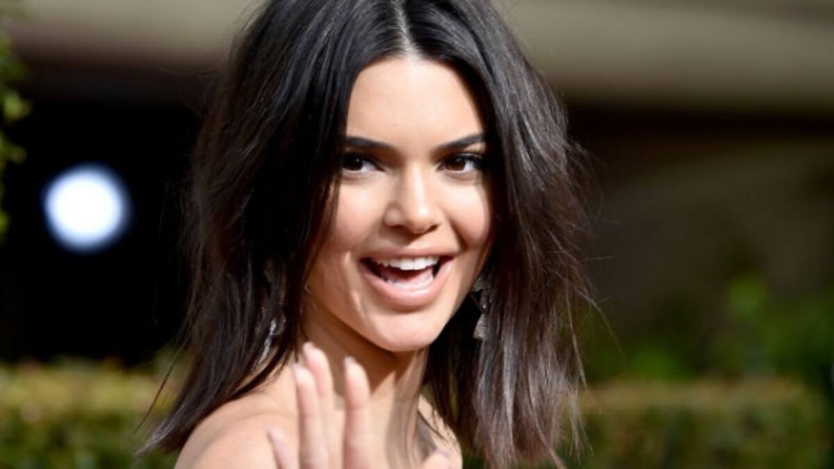 Por esta razón Kendall Jenner fue criticada en los Globo de Oro