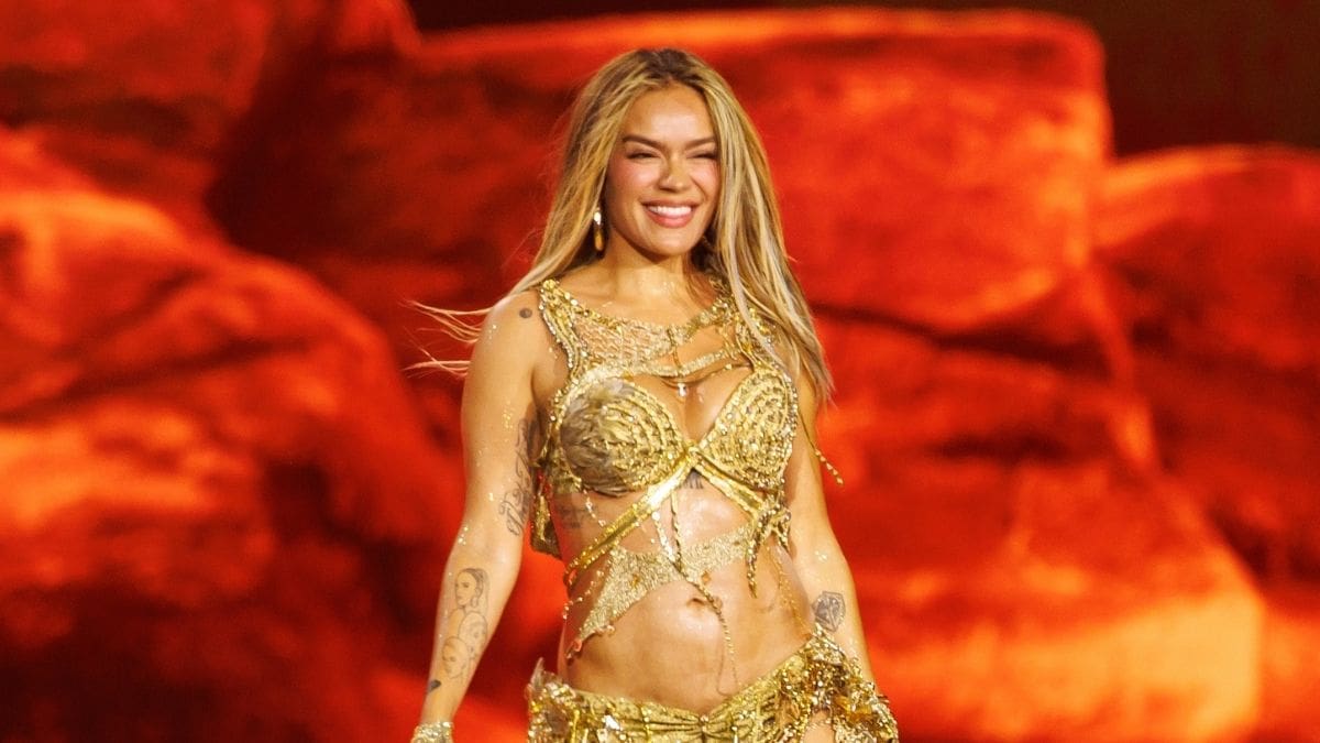 Karol G aceptó emocionante propuesta en medio de uno de sus conciertos: la 'Bichota' será madrina