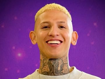 En carro de bomberos y por todo lo alto; así fue la llegada de La Liendra a su tierra natal