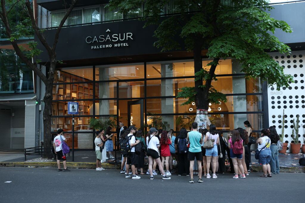 Liam’s fans visit the memorial altar for singer Liam Payne outside Casa Sur Hotel on October 21, 2024 in Buenos Aires, Argentina. According to the Buenos Aires police department, Payne fell from a third-floor hotel room balcony in Palermo, a famous neighborhood in Buenos Aires. Fans around the city gather to pay tribute to the former member of boy band One Direction. Tobias Skarlovnik/Getty Images