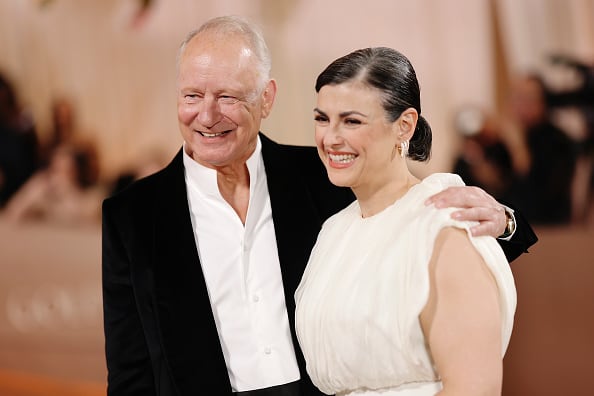 Stellan Skarsgård and Megan Everett-Skarsgård en los Golden Globes // Foto: Getty Images