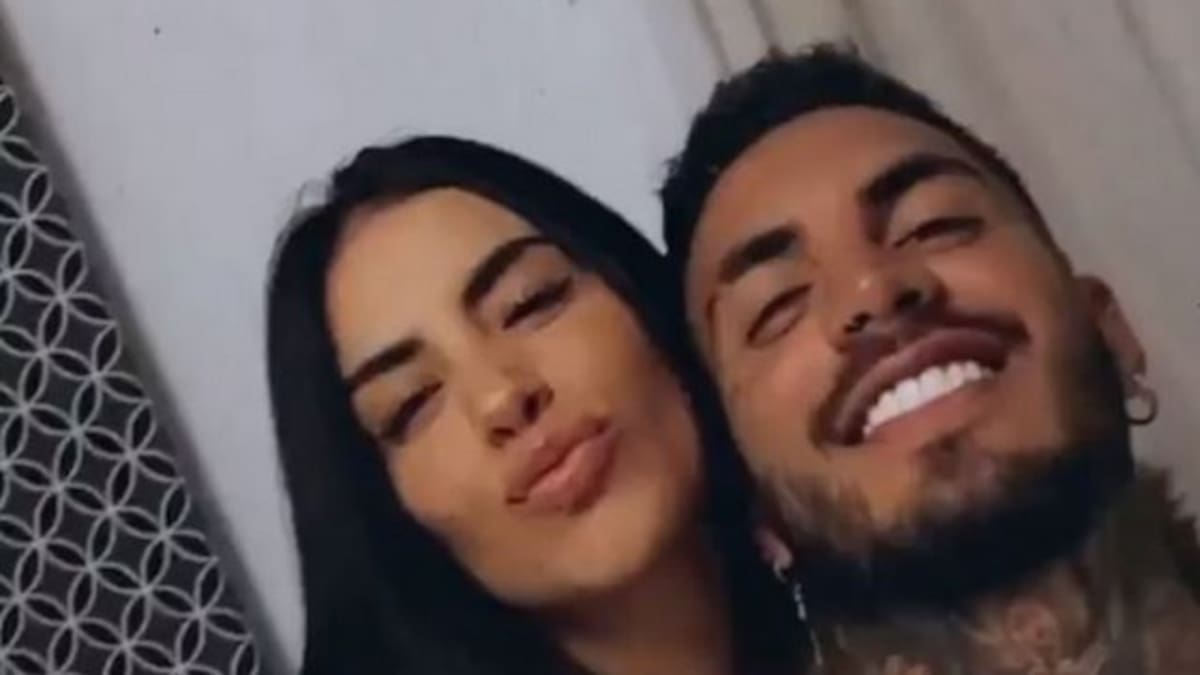 Jéssica Cediel comparte sensuales fotos con camiseta de Mateo Carvajal