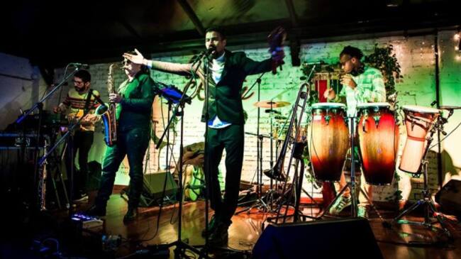 facebook.com/salsangroove