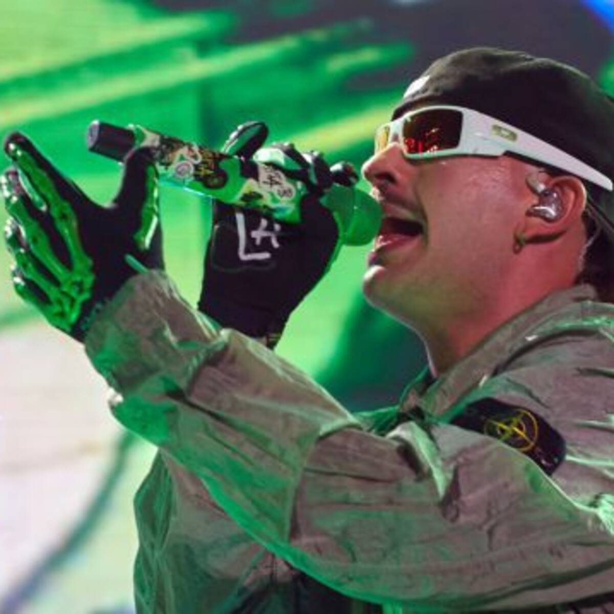 Feid quedó vestido y alborotado; le apagaron el show por impuntualidad ¿qué pasó?