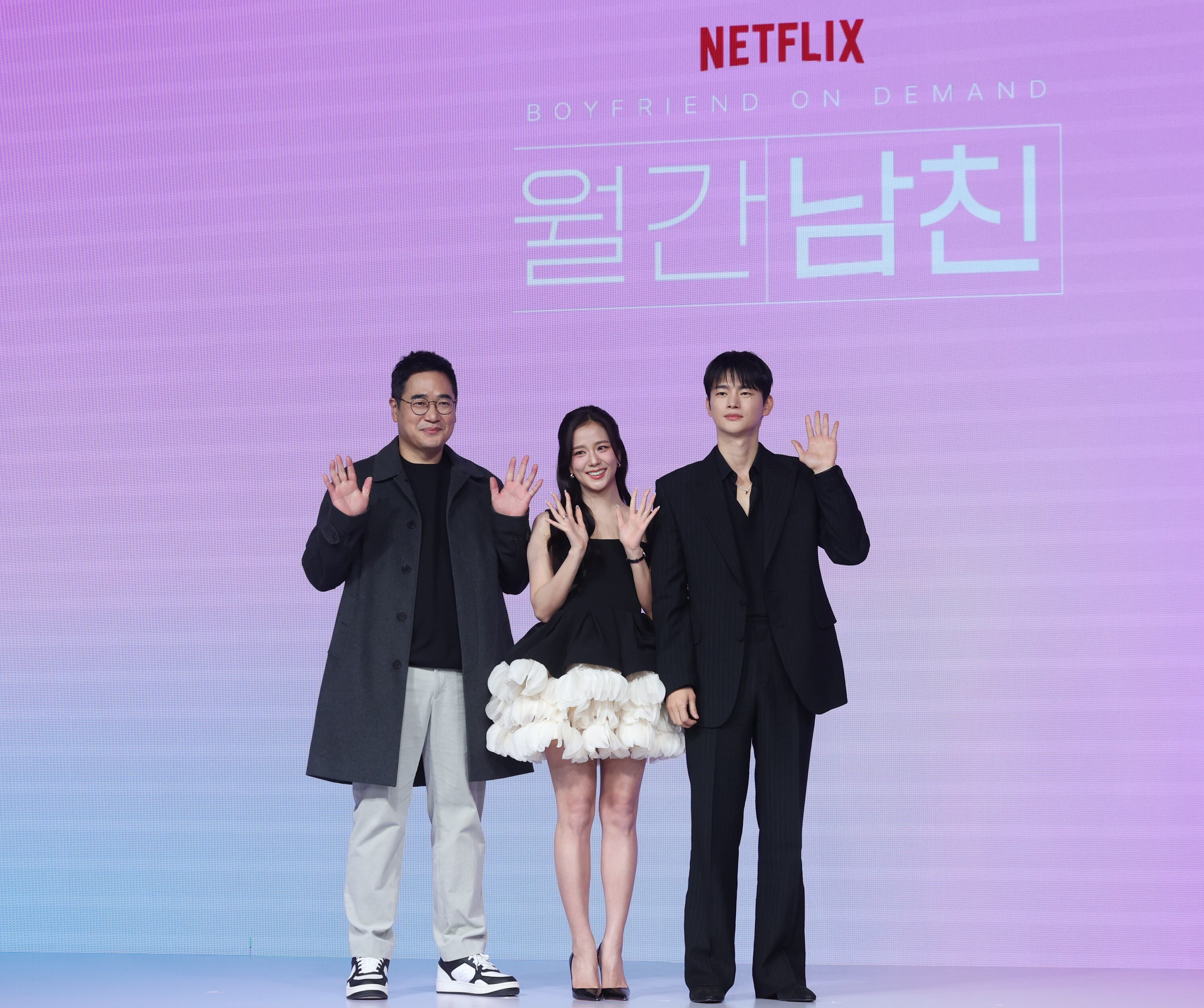 Kim Jung Sik, Jisoo y Seo In Guk en la premier de ‘Boyfriend on Demand’ de la plataforma Netflix / Getty Images