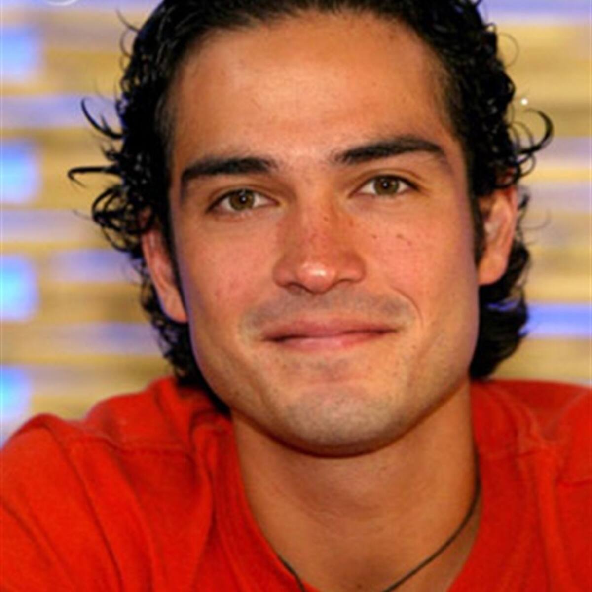 Alfonso Herrera se mantiene al margen con los medios