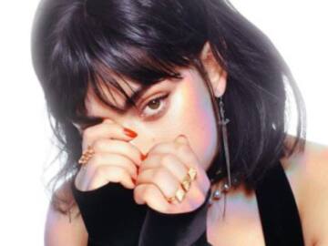 Escucha "Dirty Sexy Money" de Charli XCX ft. David Guetta, French Montana y Afrojack