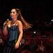 Paola Jara lució atrevido chikini dejando al descubierto sus curvas de encanto y algo más