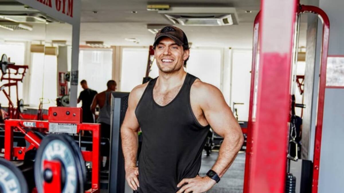 Henry Cavill arma su nuevo computador... y los fans enloquecen