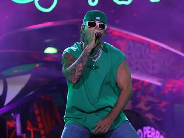 Feid se llevará a algunos de sus fans a viajar con él durante su tour 'Ferxxocalipsis'; así puede aplicar