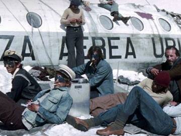 ‘La Sociedad de la Nieve’: ¿Por qué los sobrevivientes de Los Andes orinaban negro?