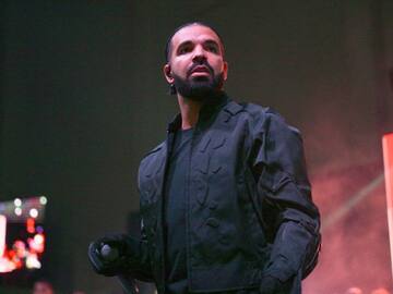 ¿Drake a bordo de un TransMilenio?, la foto que confirmaría que está en Colombia