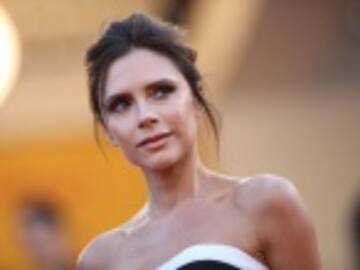 Tildan de borracha a Victoria Beckham y su hijo se avergüenza