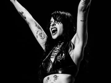 Cazzu regresó a los escenarios con indirecta para Ángela Aguilar: "Quédate con él"