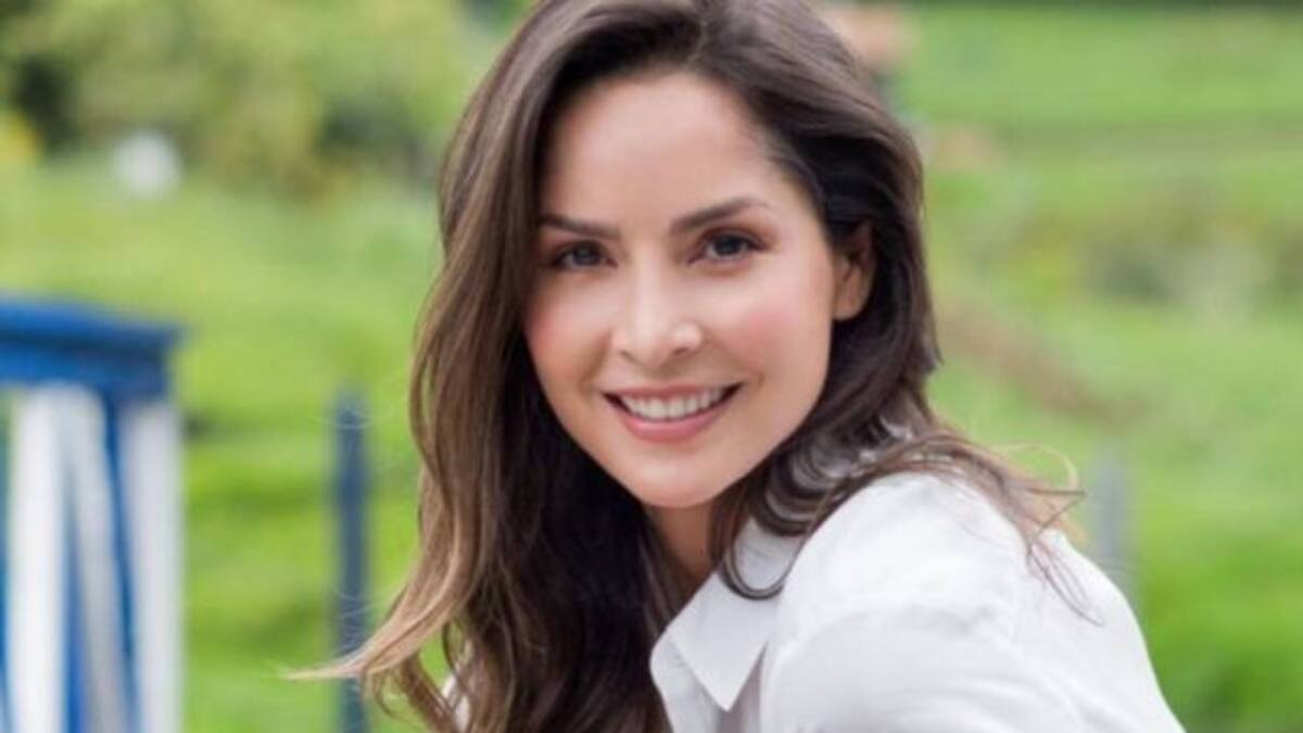 Carmen Villalobos pone a suspirar a más de uno con sensual baile