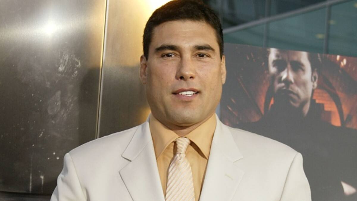 Actor que golpeó a periodista pide perdón