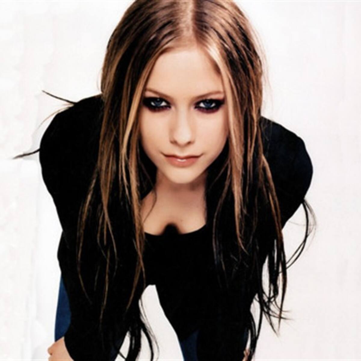 Avril Lavigne lanza el primer producto de su futuro imperio cosmético