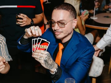 J Balvin aprovechó los Premios Latin Grammy para celebrar importante fiesta; contó con invitados de lujo