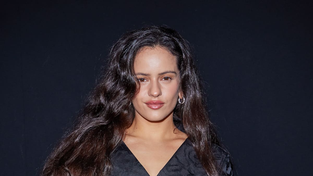 ¿Quién es Loli Bahía? La hermosa modelo que sería novia de Rosalía; fueron vistas juntas en Paris