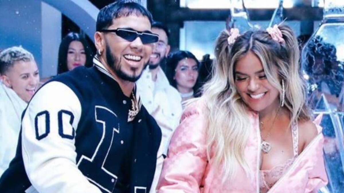 Karol G y Anuel AA usan la misma camiseta y generan más rumores de su regreso