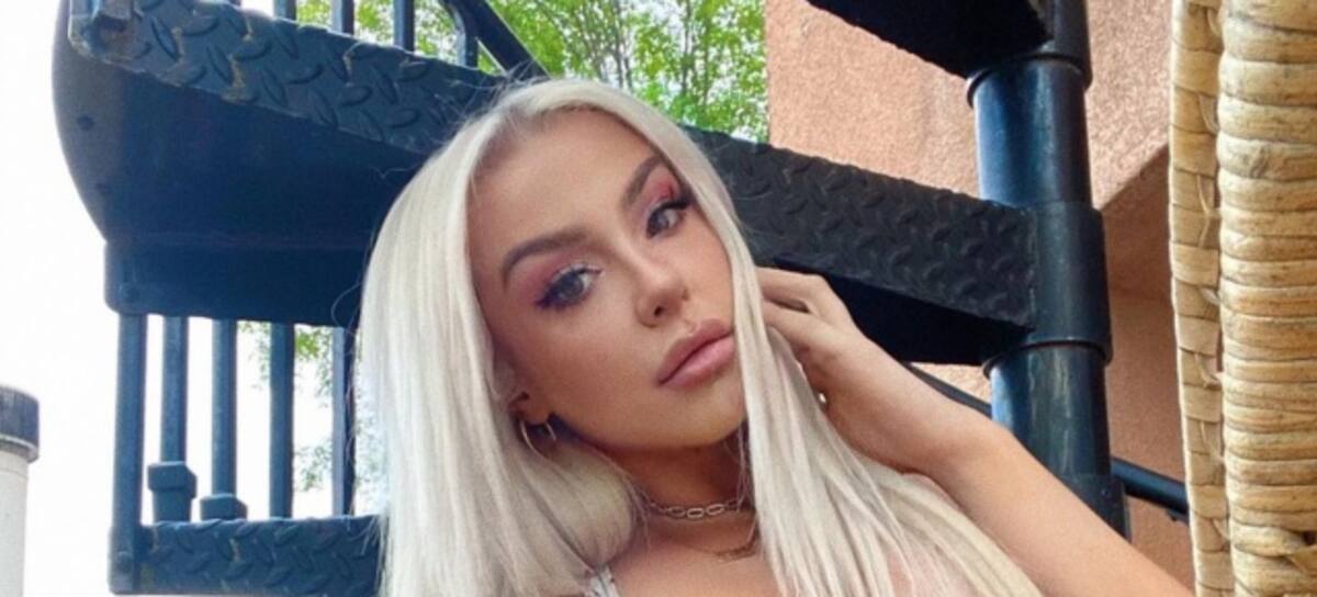 Foto: @tanamongeau / Instagram