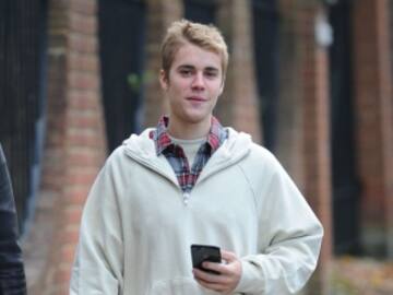 Justin Bieber "adorna" su lujoso auto con esta imagen religiosa