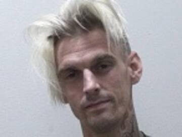 Aaron Carter, cantante y ex ídolo juvenil, revela su bisexualidad y sus fans no lo creen