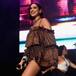 Padre de Dua Lipa organiza festival; la artista encabezará el cartel.